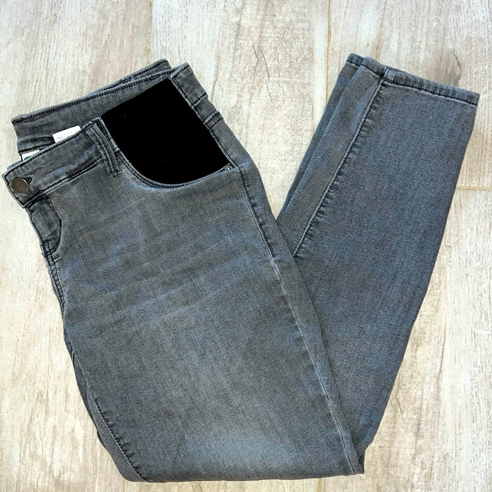 Old Navy Women's Maternity Jeans - Charcoal and Black